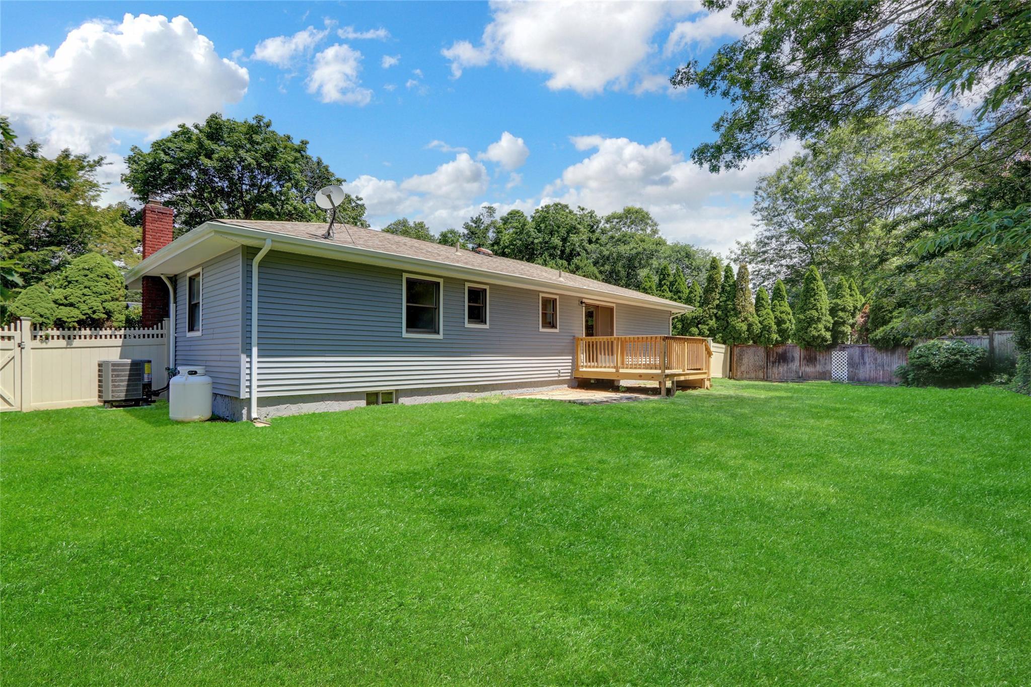 Single Family Dreamland  Suffolk County, NY 11950, MLS-887659-16