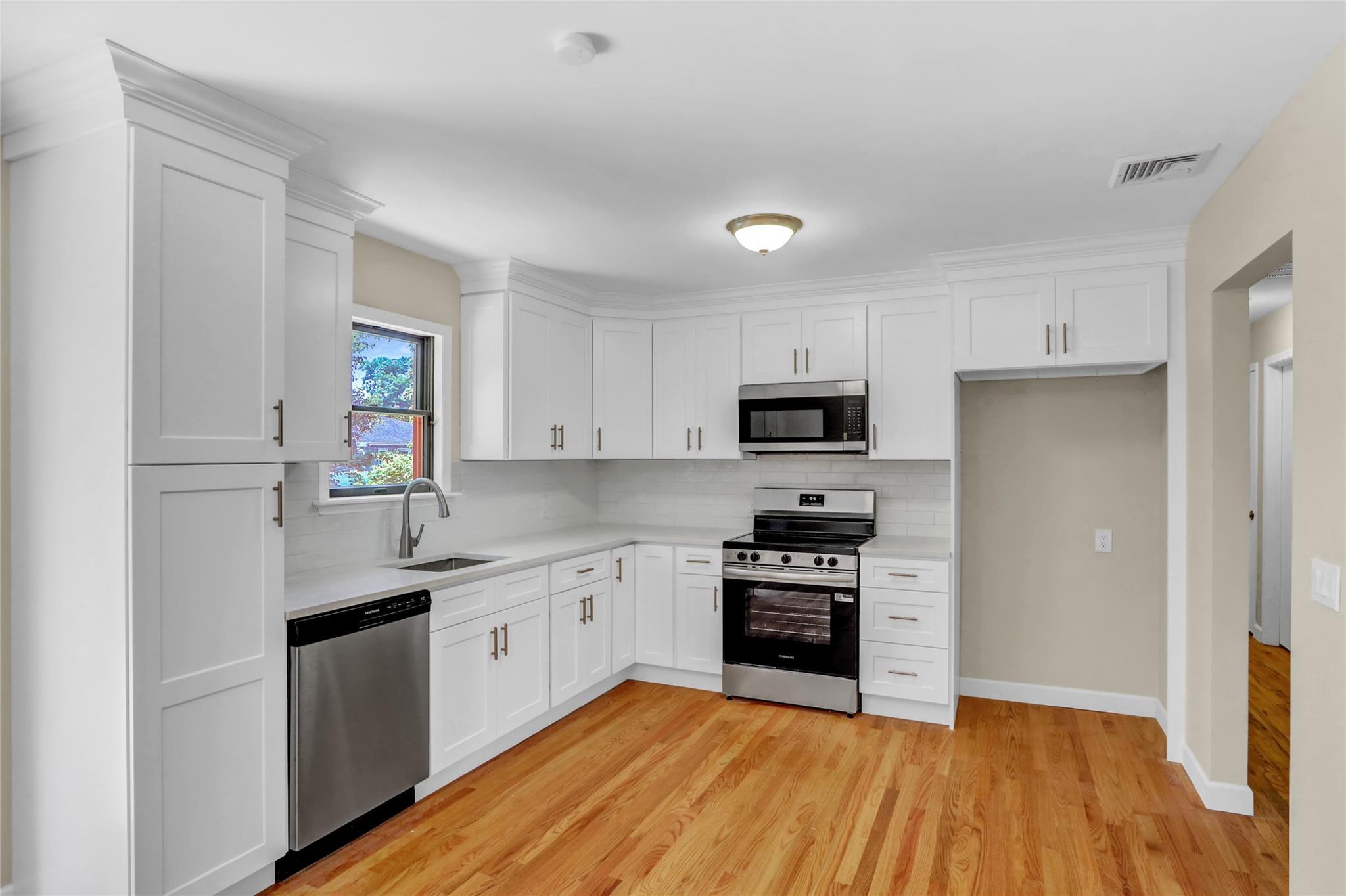 Single Family Dreamland  Suffolk County, NY 11950, MLS-887659-9