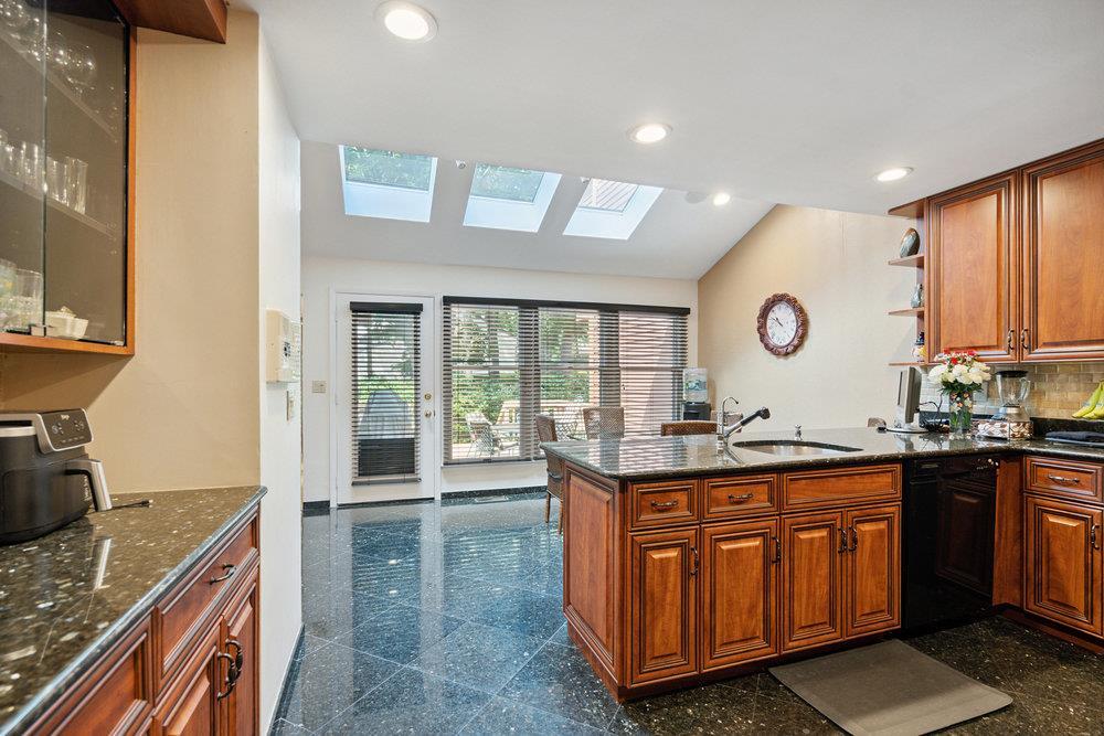 Condo Hunt  Nassau County, NY 11753, MLS-887667-12