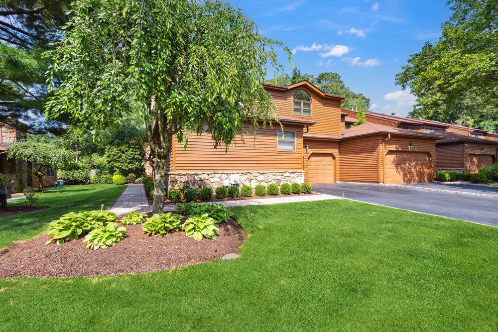 Condo Hunt  Nassau County, NY 11753, MLS-887667-2