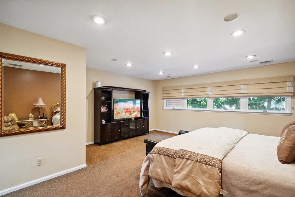 Condo Hunt  Nassau County, NY 11753, MLS-887667-21
