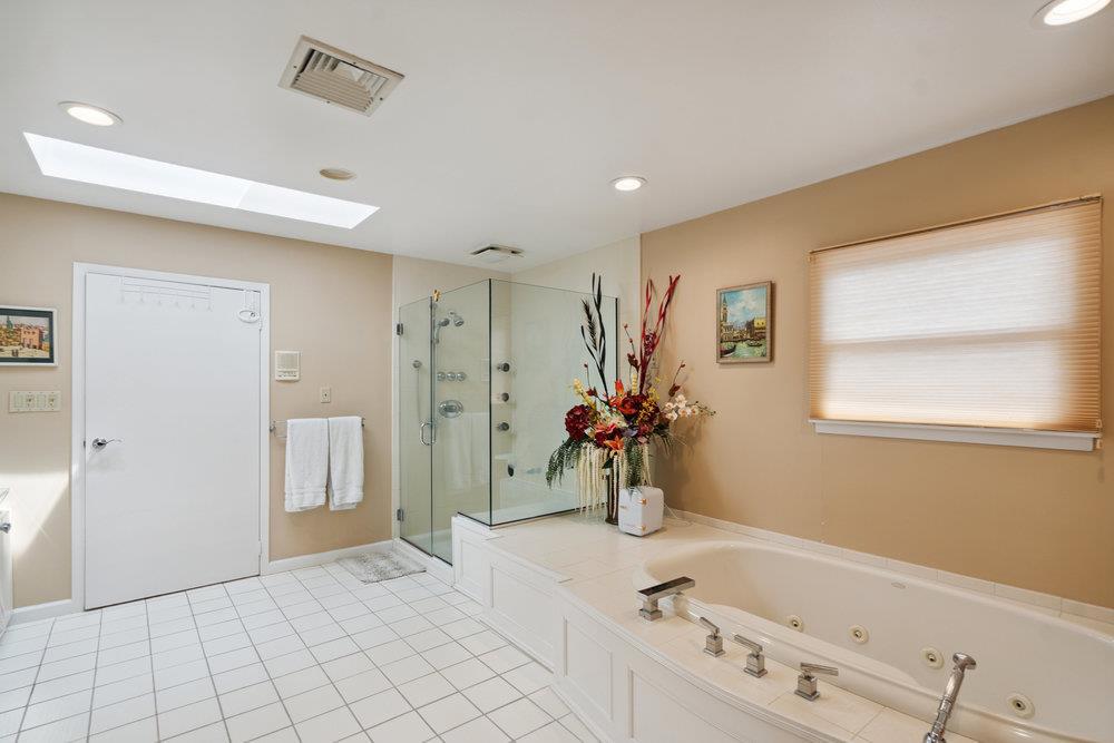 Condo Hunt  Nassau County, NY 11753, MLS-887667-23