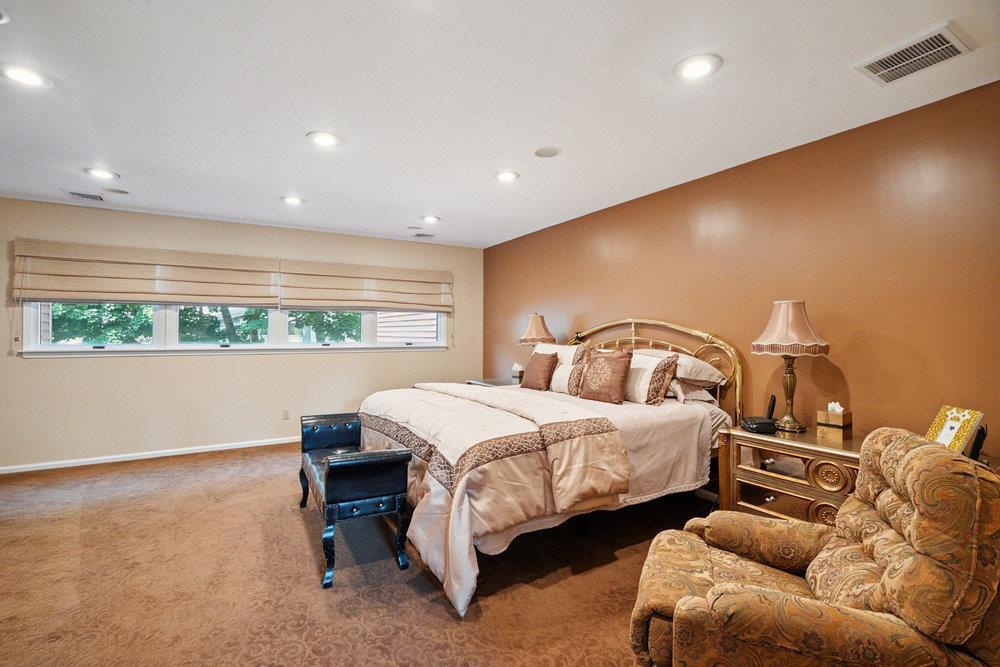 Condo Hunt  Nassau County, NY 11753, MLS-887667-30