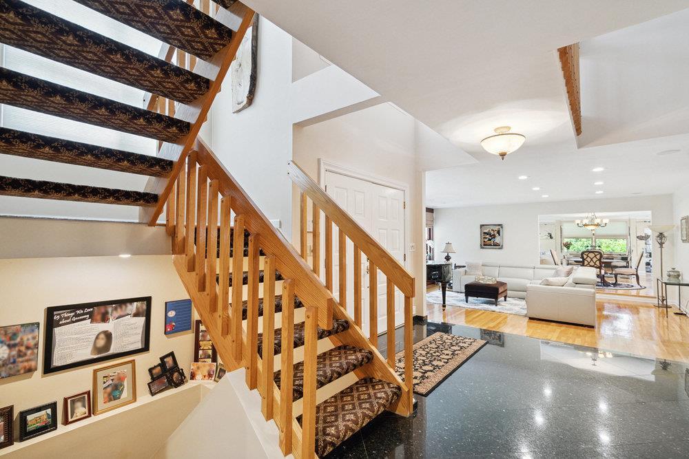 Condo Hunt  Nassau County, NY 11753, MLS-887667-5