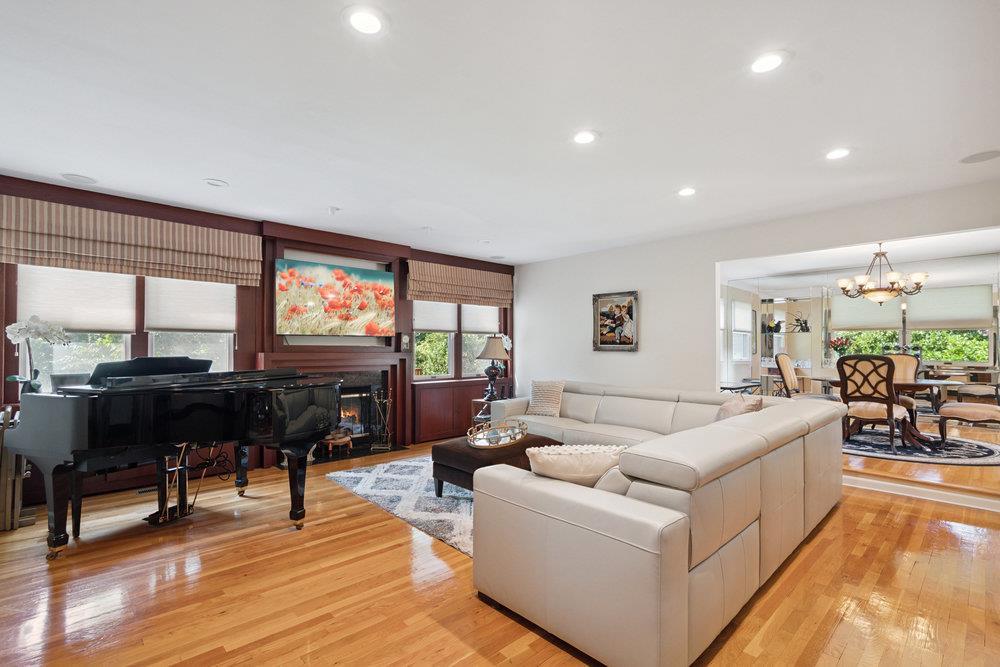 Condo Hunt  Nassau County, NY 11753, MLS-887667-7
