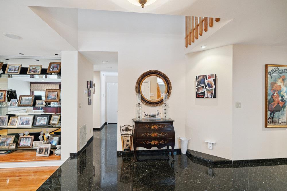 Condo Hunt  Nassau County, NY 11753, MLS-887667-9