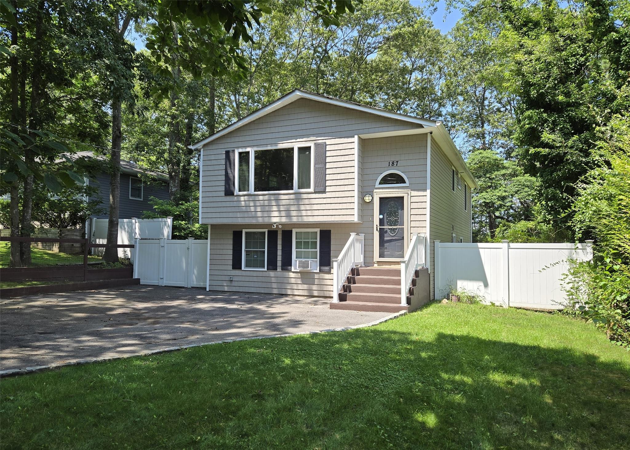 Single Family Carleton  Suffolk County, NY 11967, MLS-887707-2