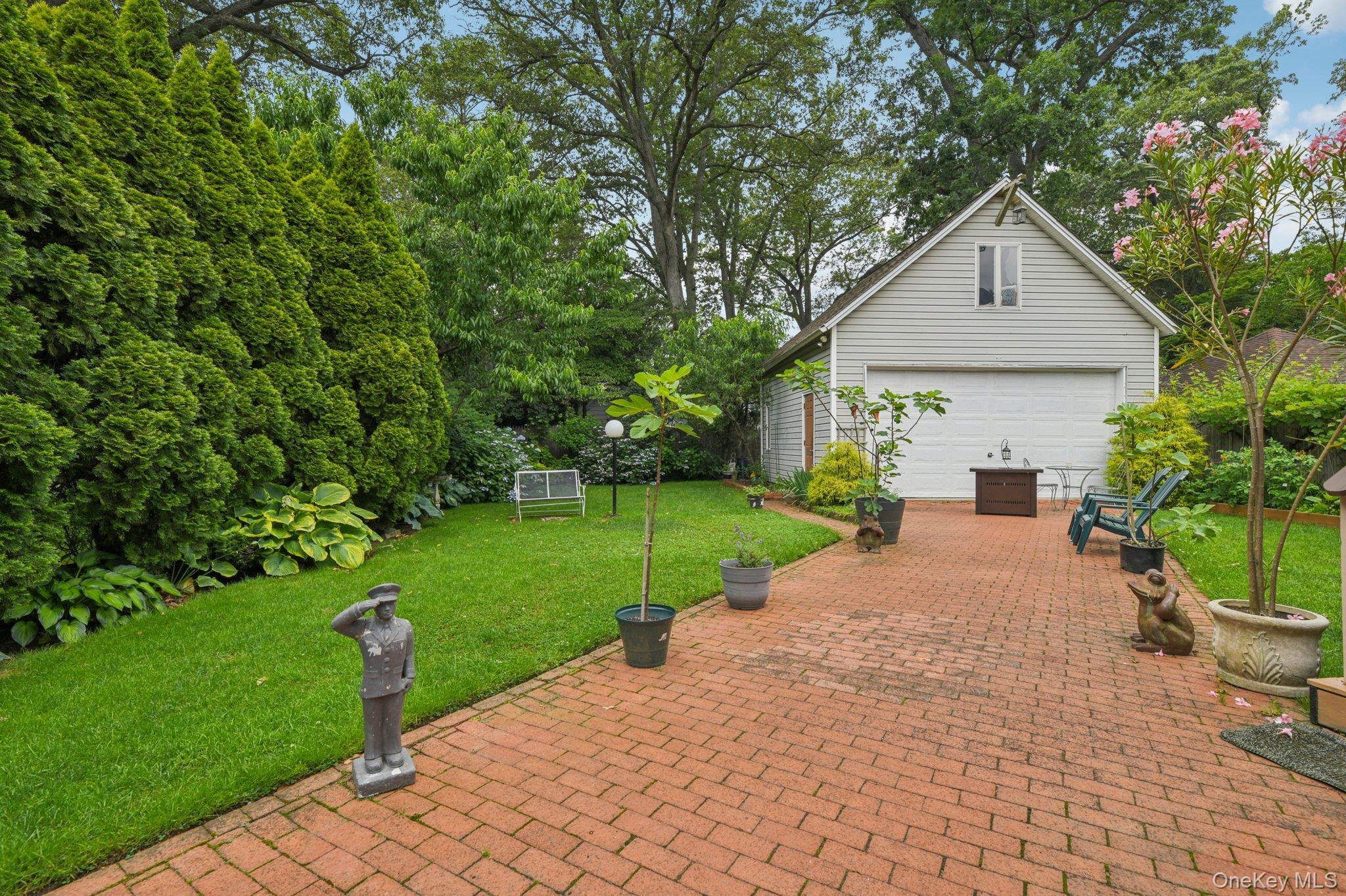 Single Family Village  Nassau County, NY 11570, MLS-887719-34