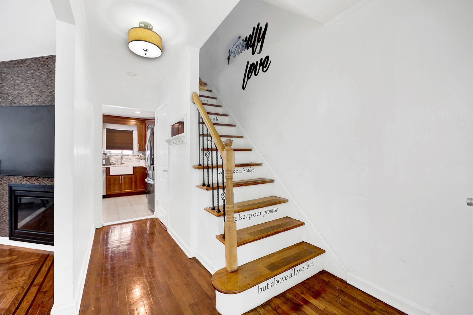 Single Family Balcom  Bronx, NY 10465, MLS-887734-7