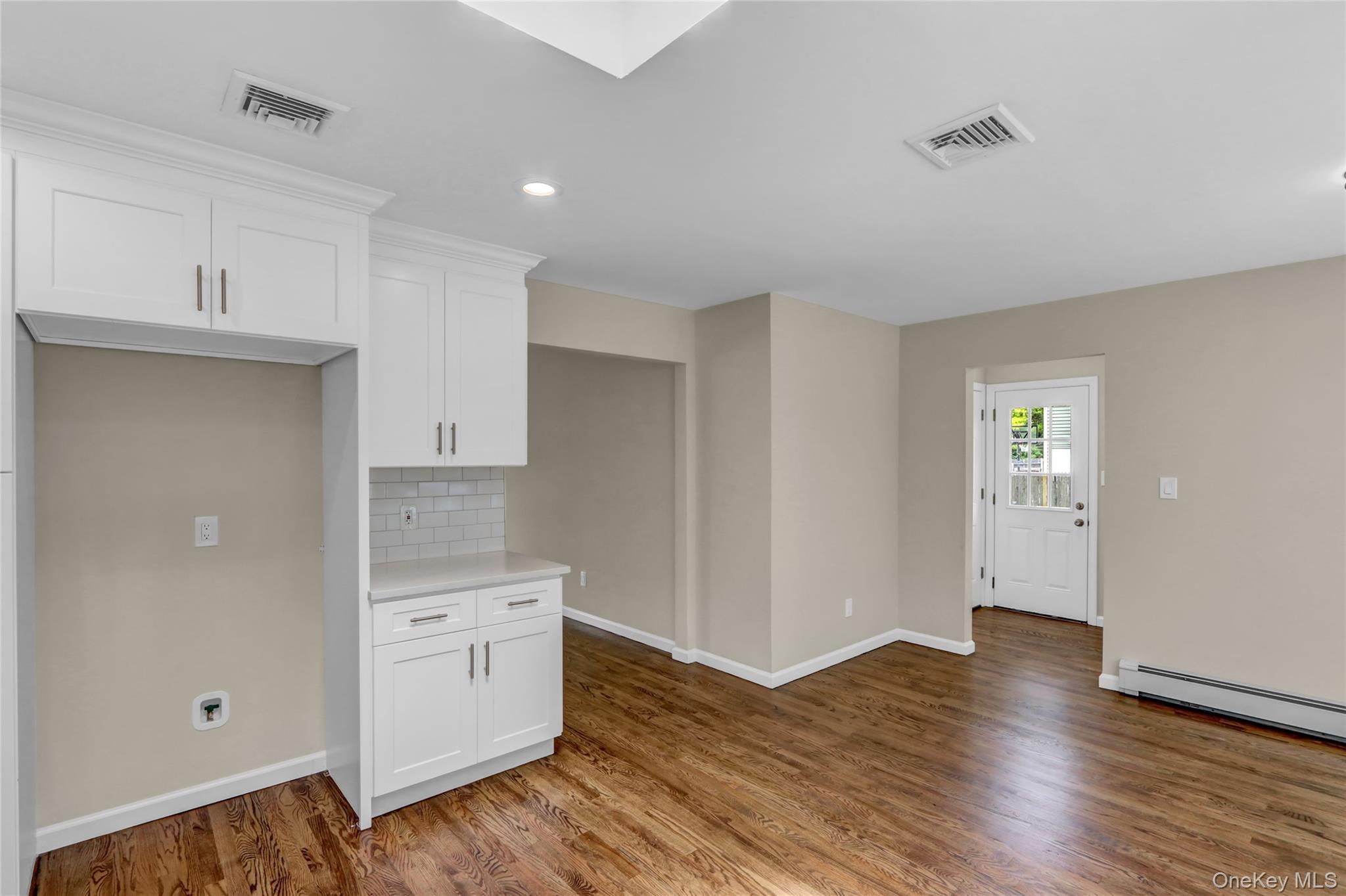 Single Family Wading River Hollow  Suffolk County, NY 11961, MLS-887772-10