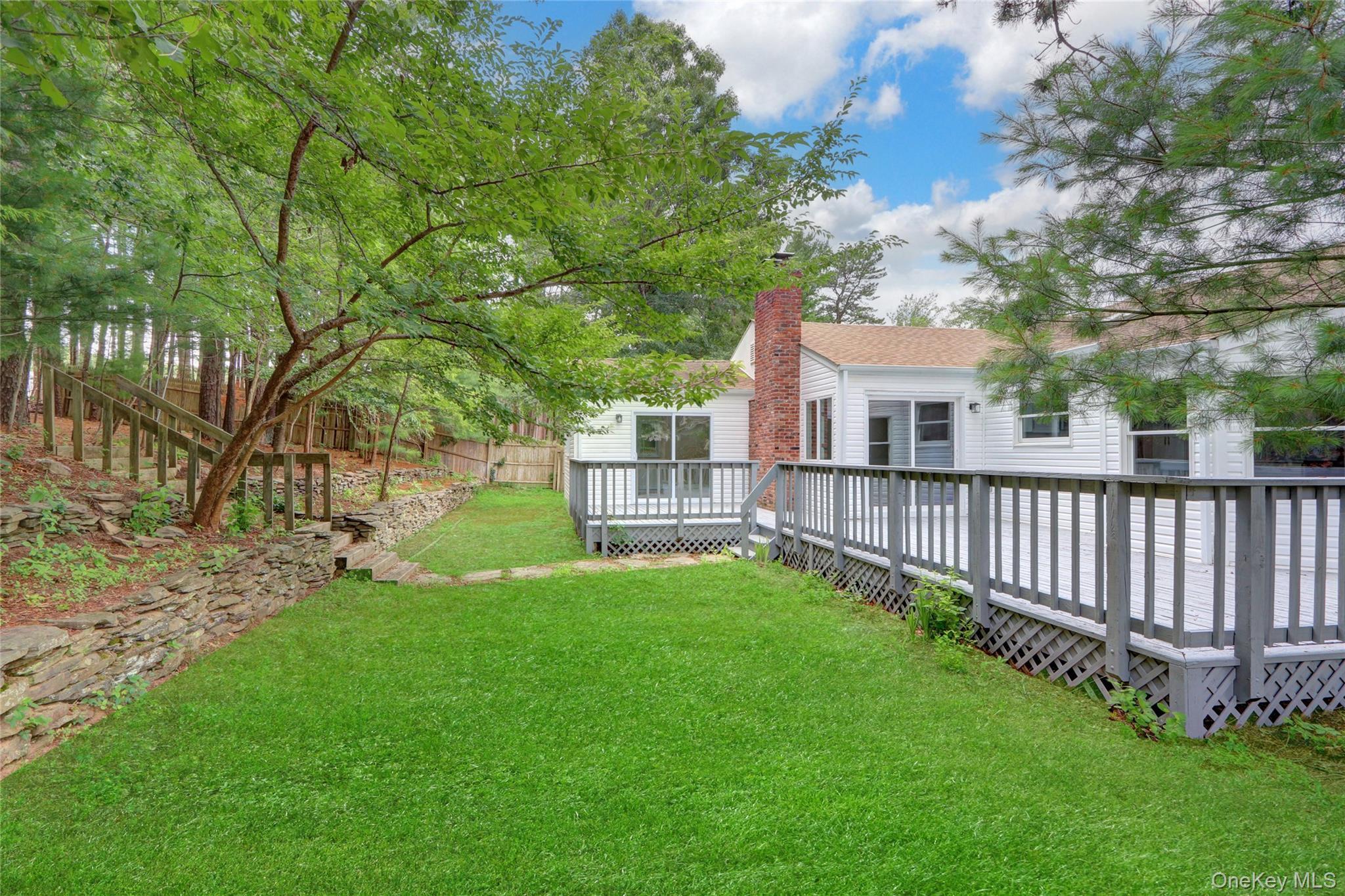 Single Family Wading River Hollow  Suffolk County, NY 11961, MLS-887772-23