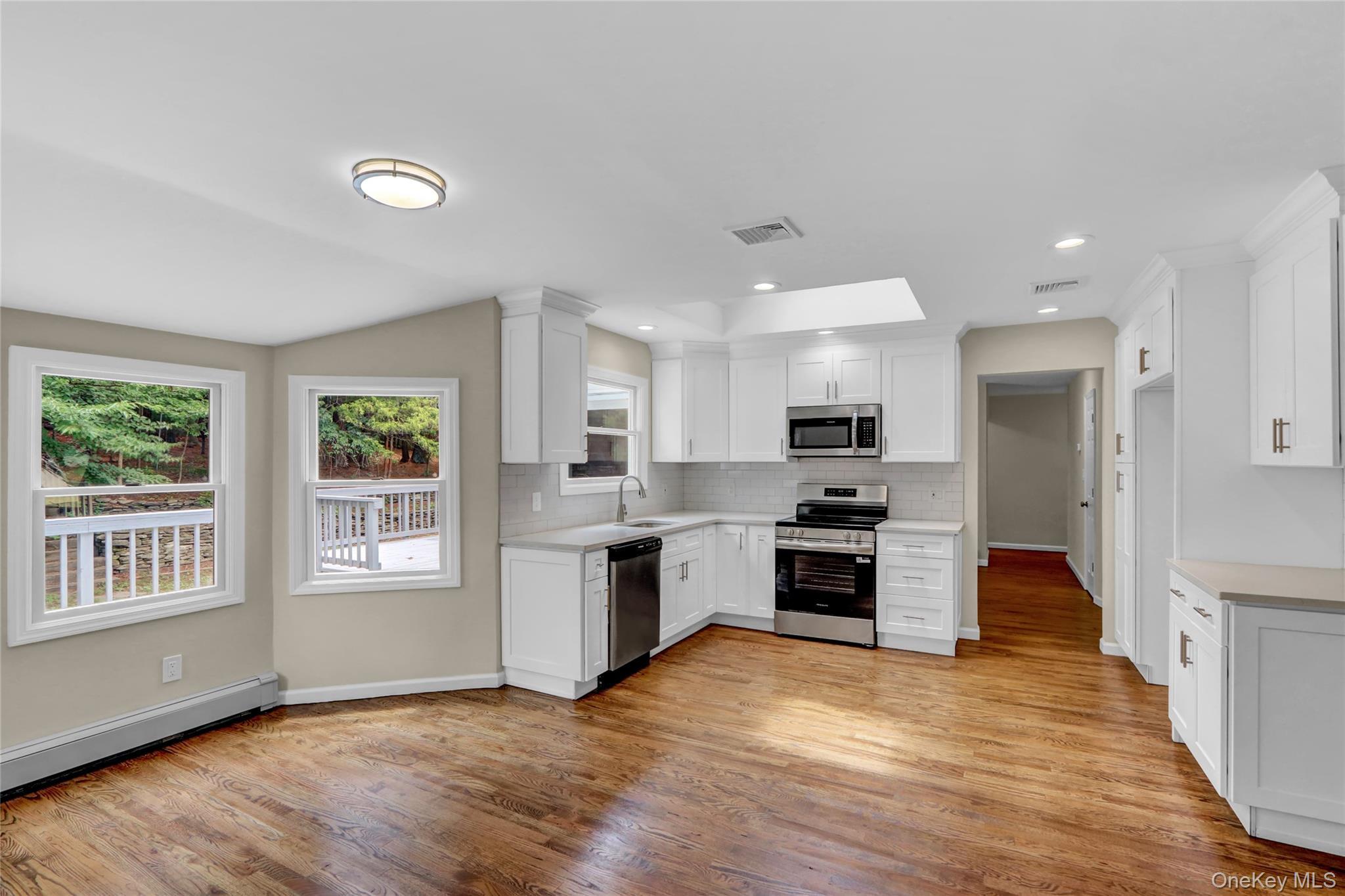 Single Family Wading River Hollow  Suffolk County, NY 11961, MLS-887772-6