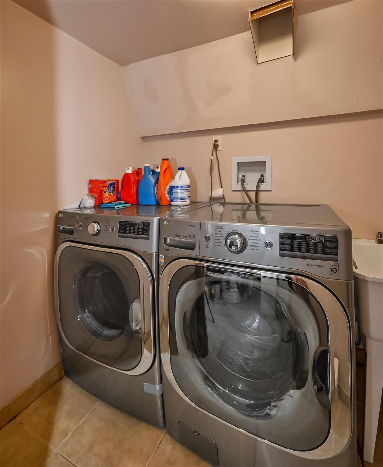 Single Family Jewel  Queens, NY 11367, MLS-887802-21