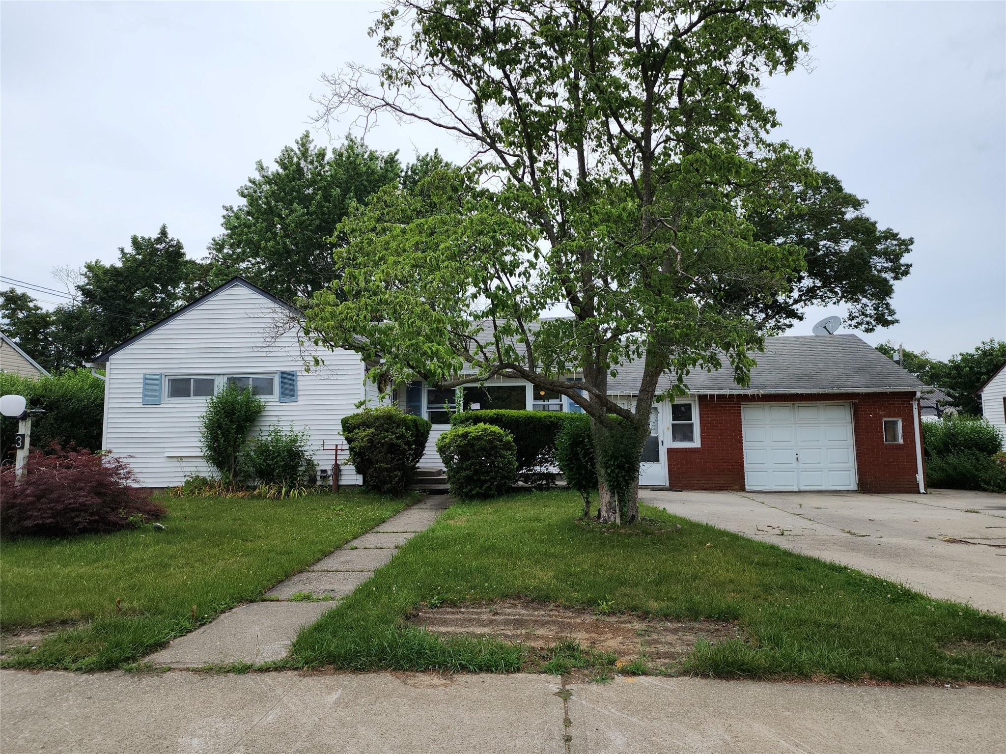 Single Family Poplar  Suffolk County, NY 11722, MLS-887814-2
