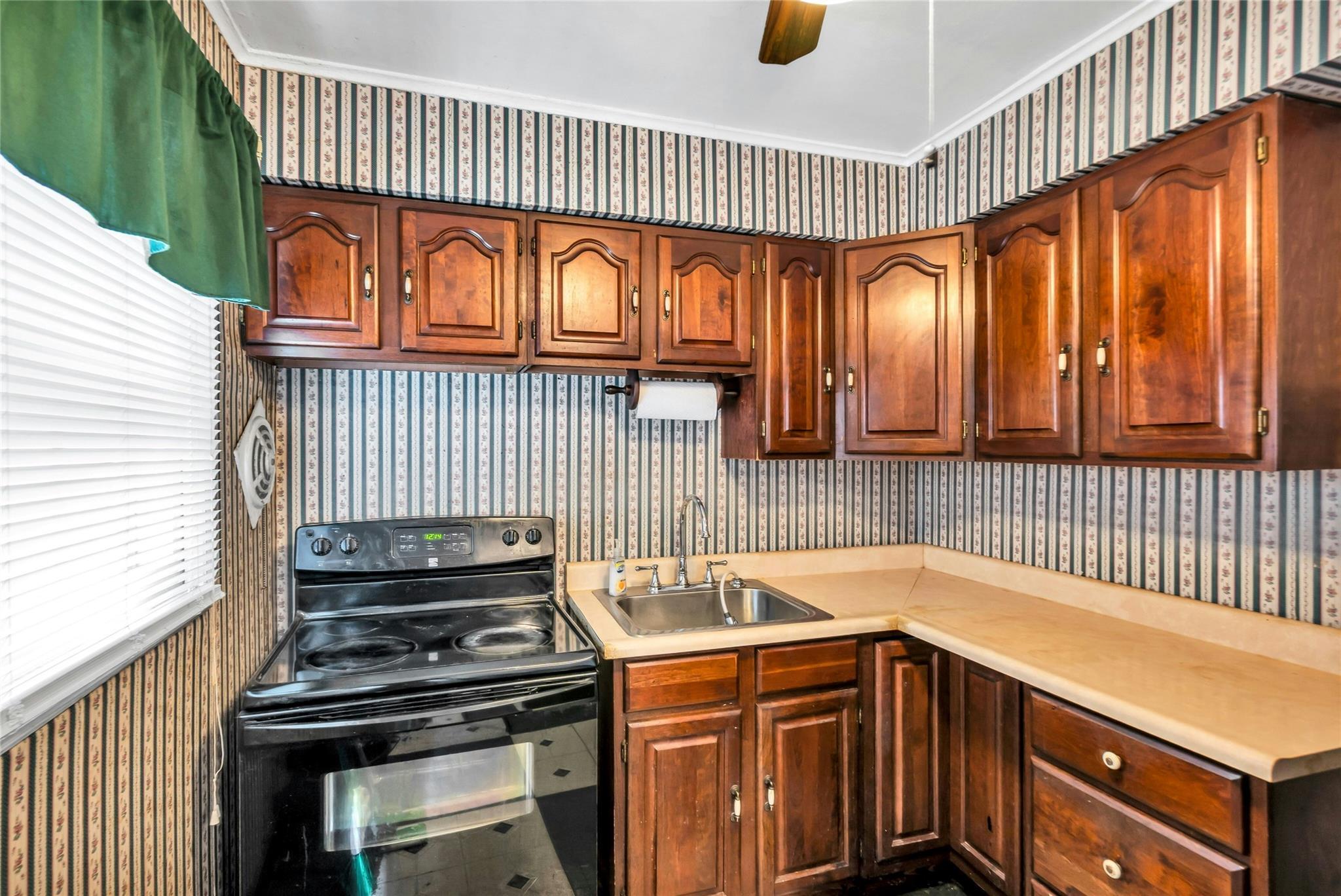 Single Family Robert  Suffolk County, NY 11743, MLS-887816-10