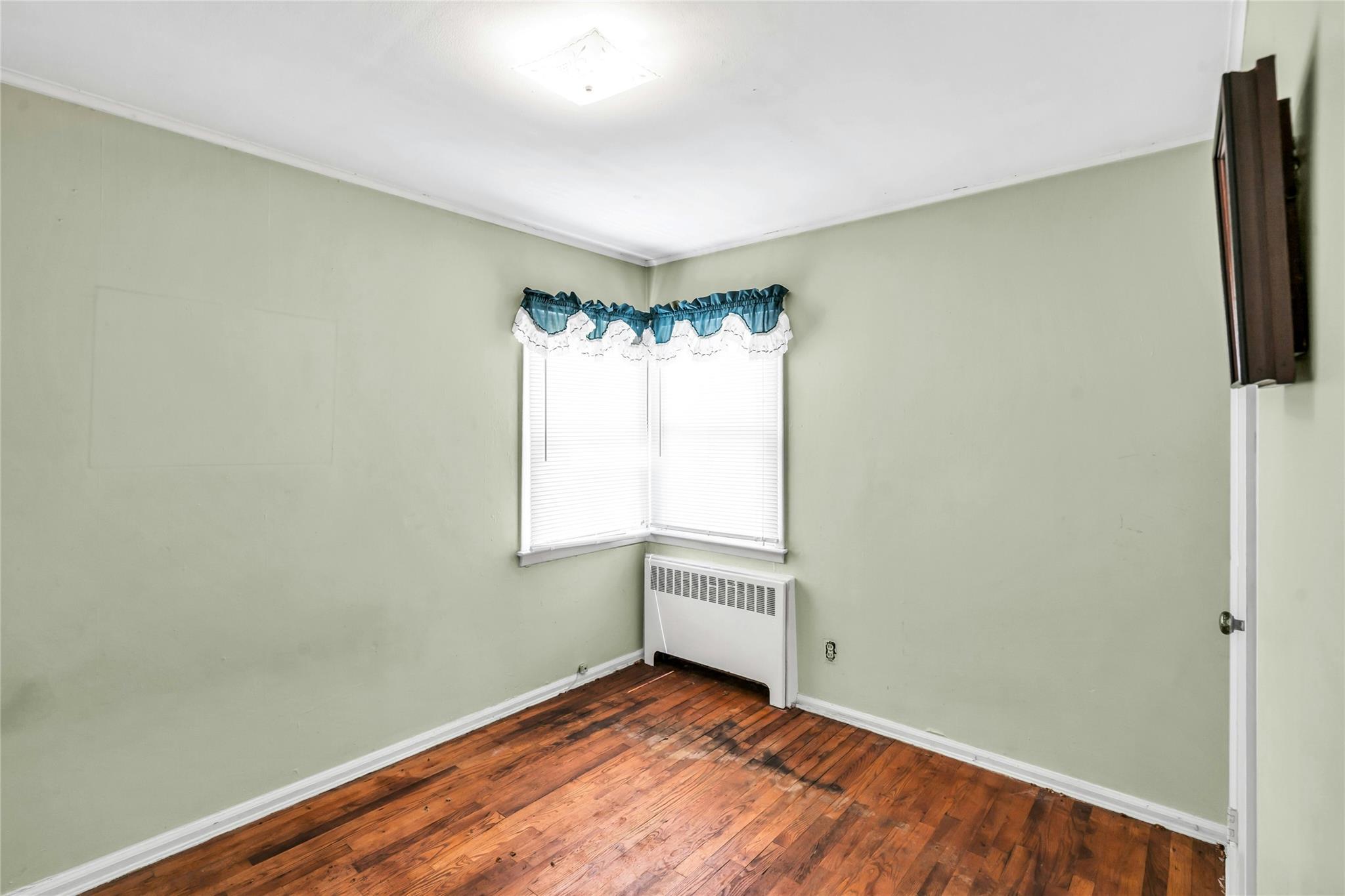 Single Family Robert  Suffolk County, NY 11743, MLS-887816-17
