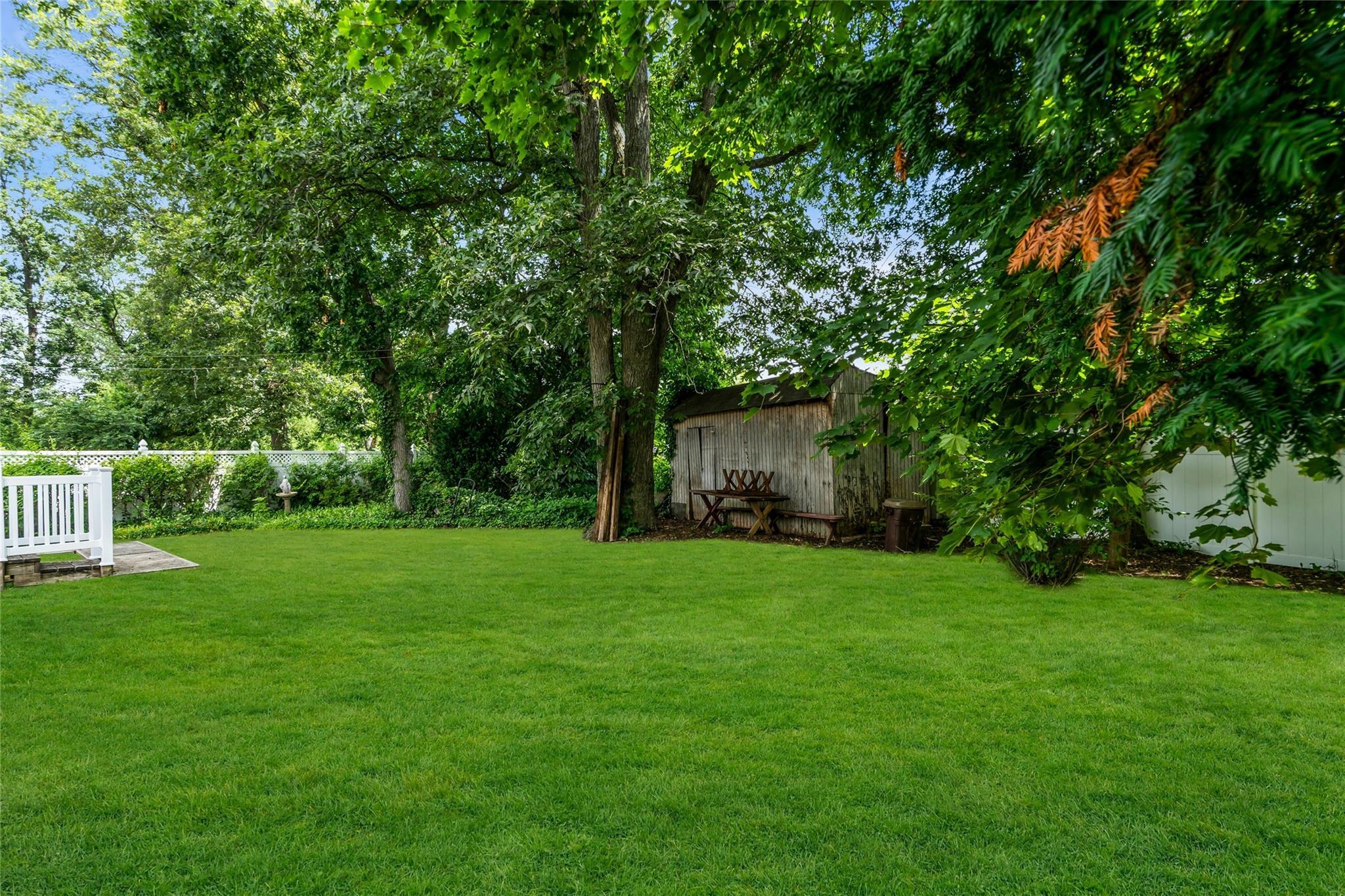 Single Family Robert  Suffolk County, NY 11743, MLS-887816-25