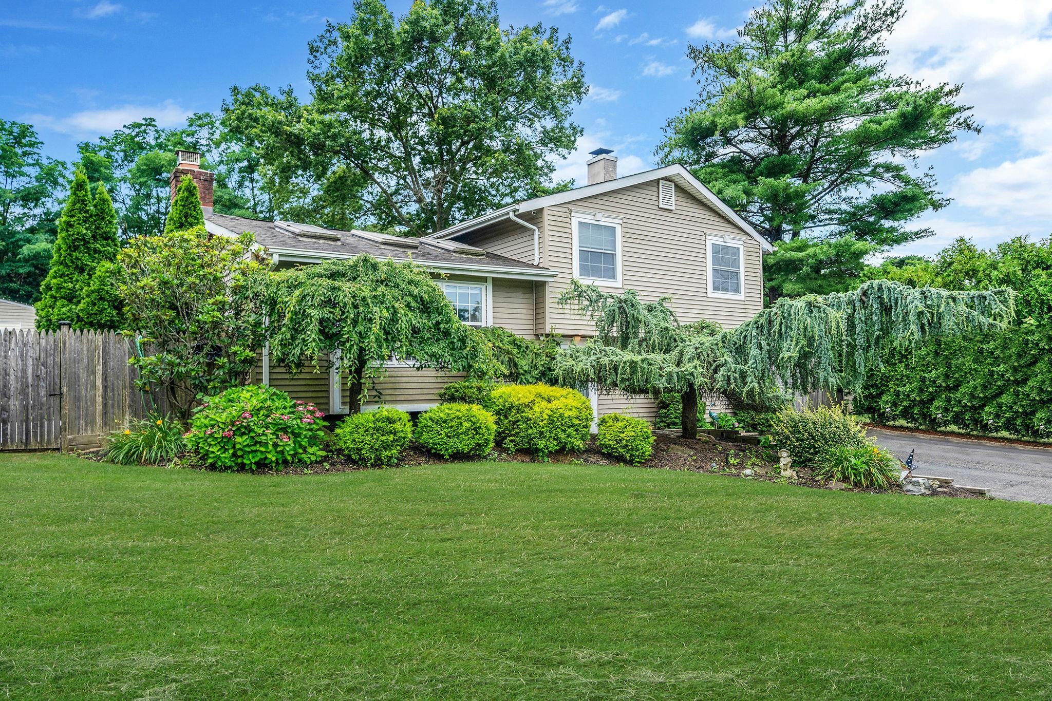 Single Family Phillips  Suffolk County, NY 11763, MLS-887817-2