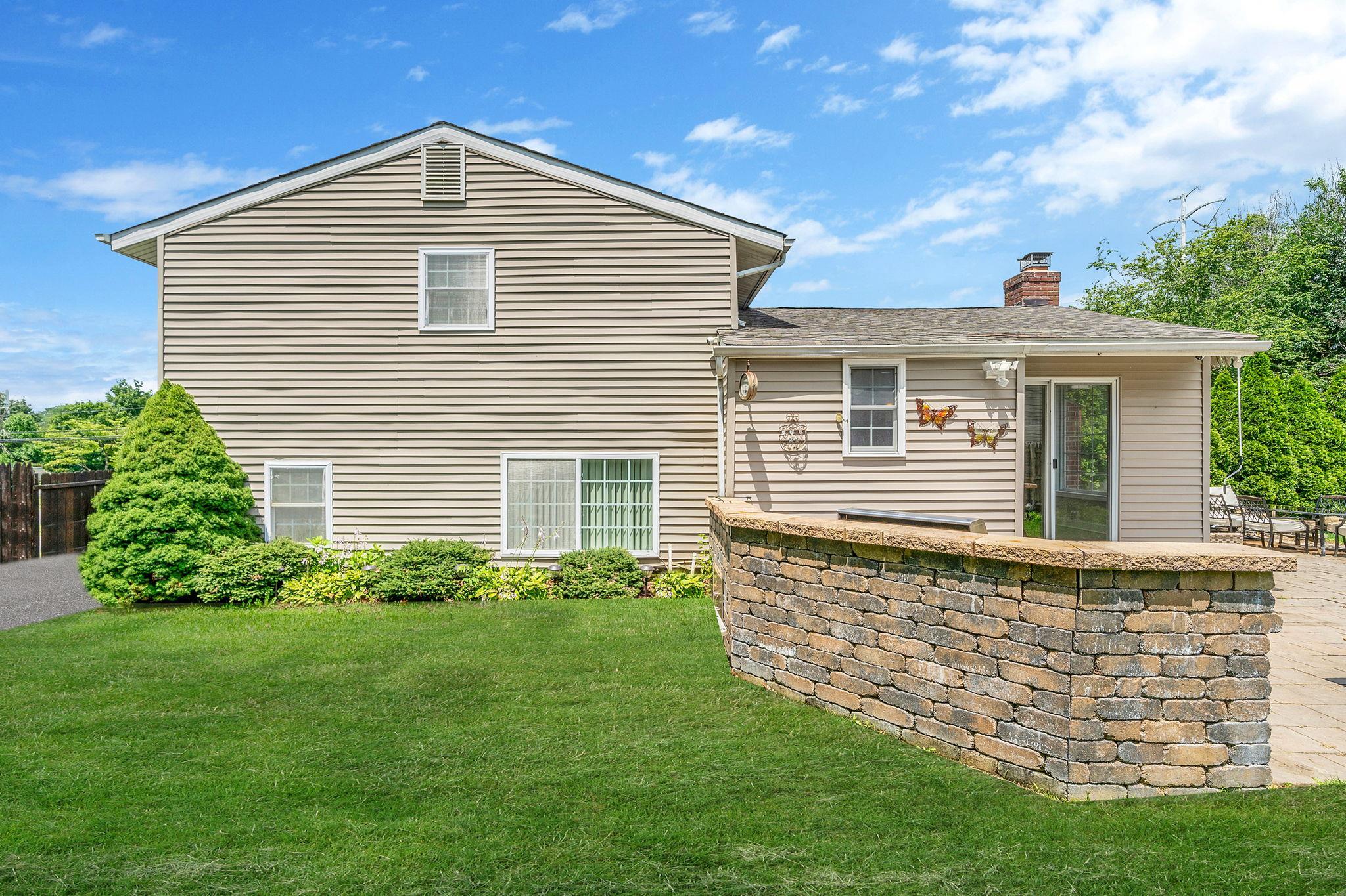 Single Family Phillips  Suffolk County, NY 11763, MLS-887817-27