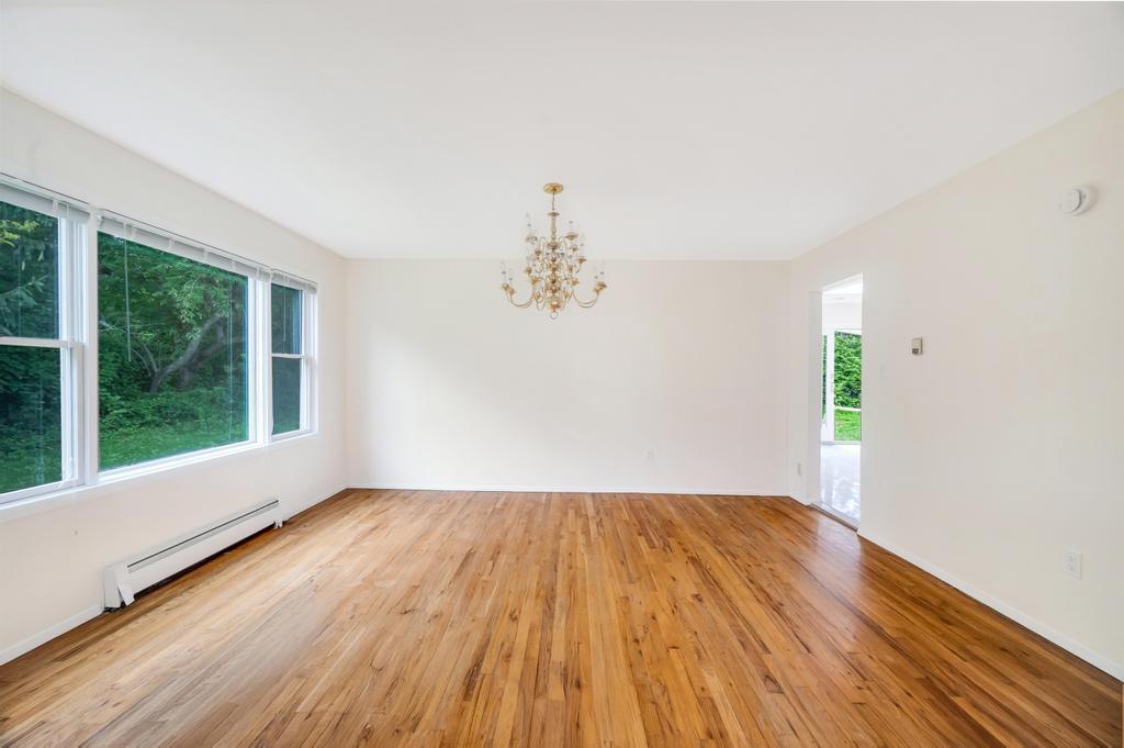 Single Family Woods Nassau County, NY 11576, MLS-887819-16