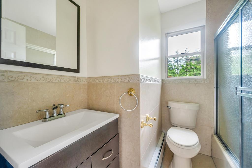 Single Family Woods Nassau County, NY 11576, MLS-887819-23