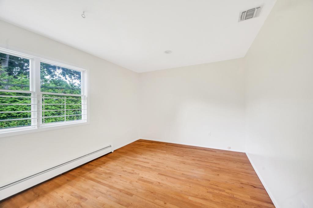 Single Family Woods Nassau County, NY 11576, MLS-887819-29