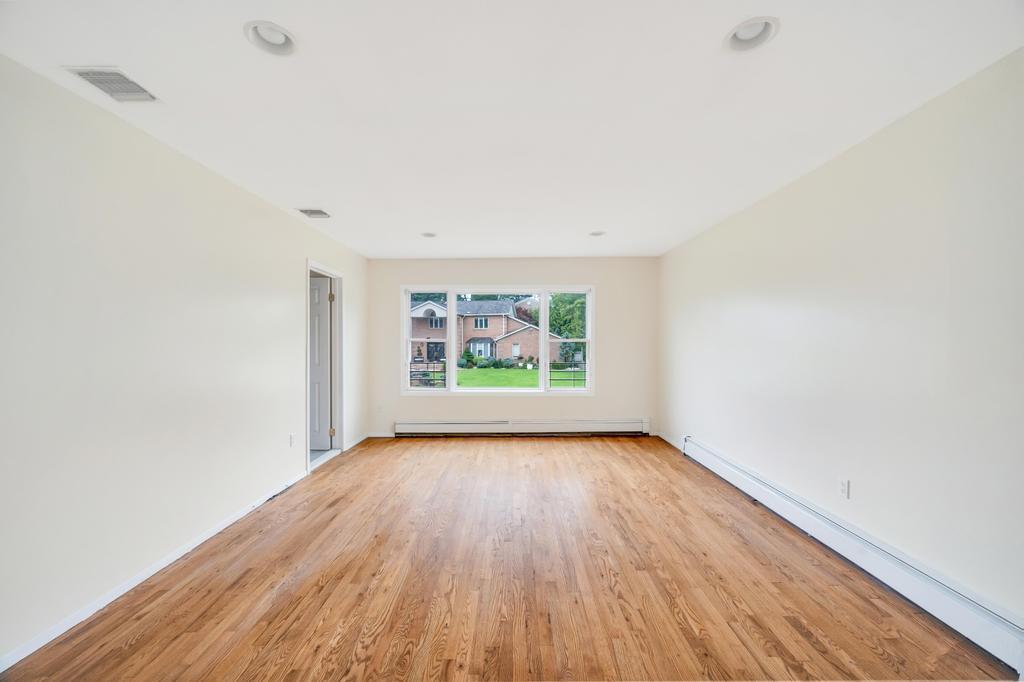 Single Family Woods Nassau County, NY 11576, MLS-887819-33