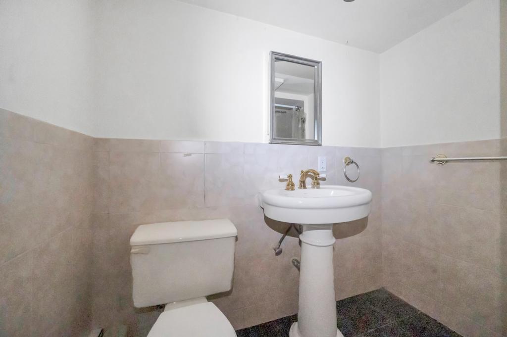 Single Family Woods Nassau County, NY 11576, MLS-887819-44