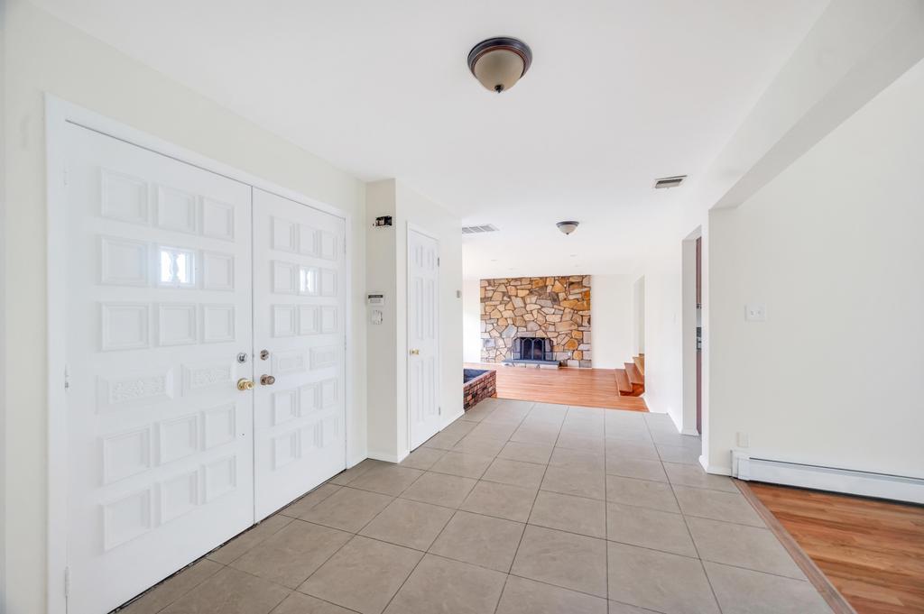 Single Family Woods Nassau County, NY 11576, MLS-887819-9