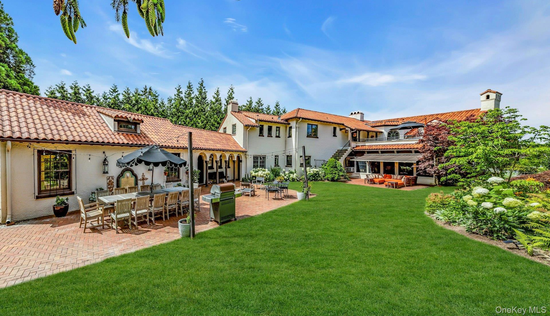 Single Family Lakeview Suffolk County, NY 11718, MLS-887887-13