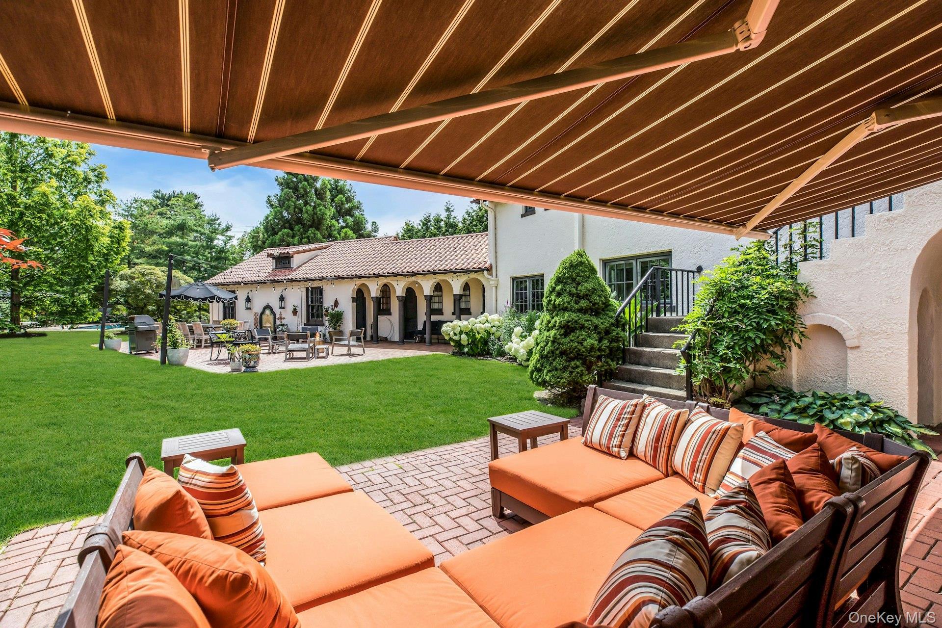 Single Family Lakeview Suffolk County, NY 11718, MLS-887887-16