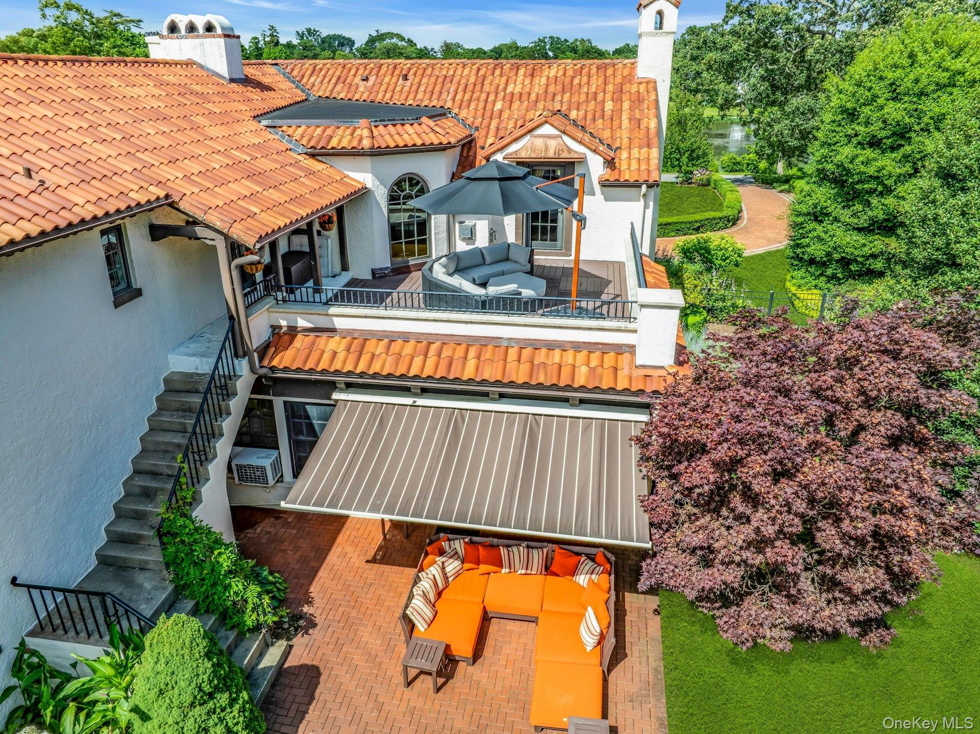 Single Family Lakeview Suffolk County, NY 11718, MLS-887887-17