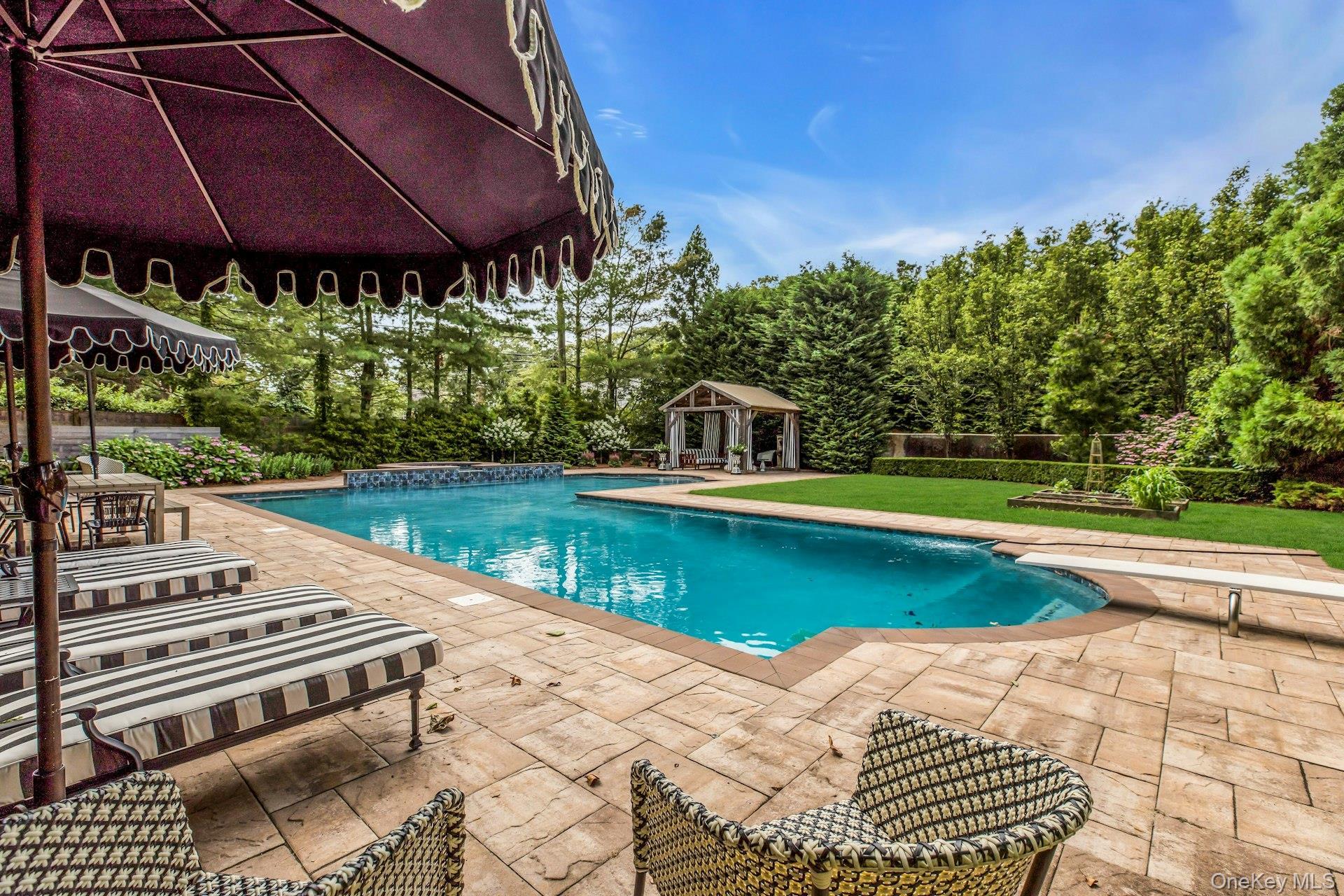 Single Family Lakeview Suffolk County, NY 11718, MLS-887887-21