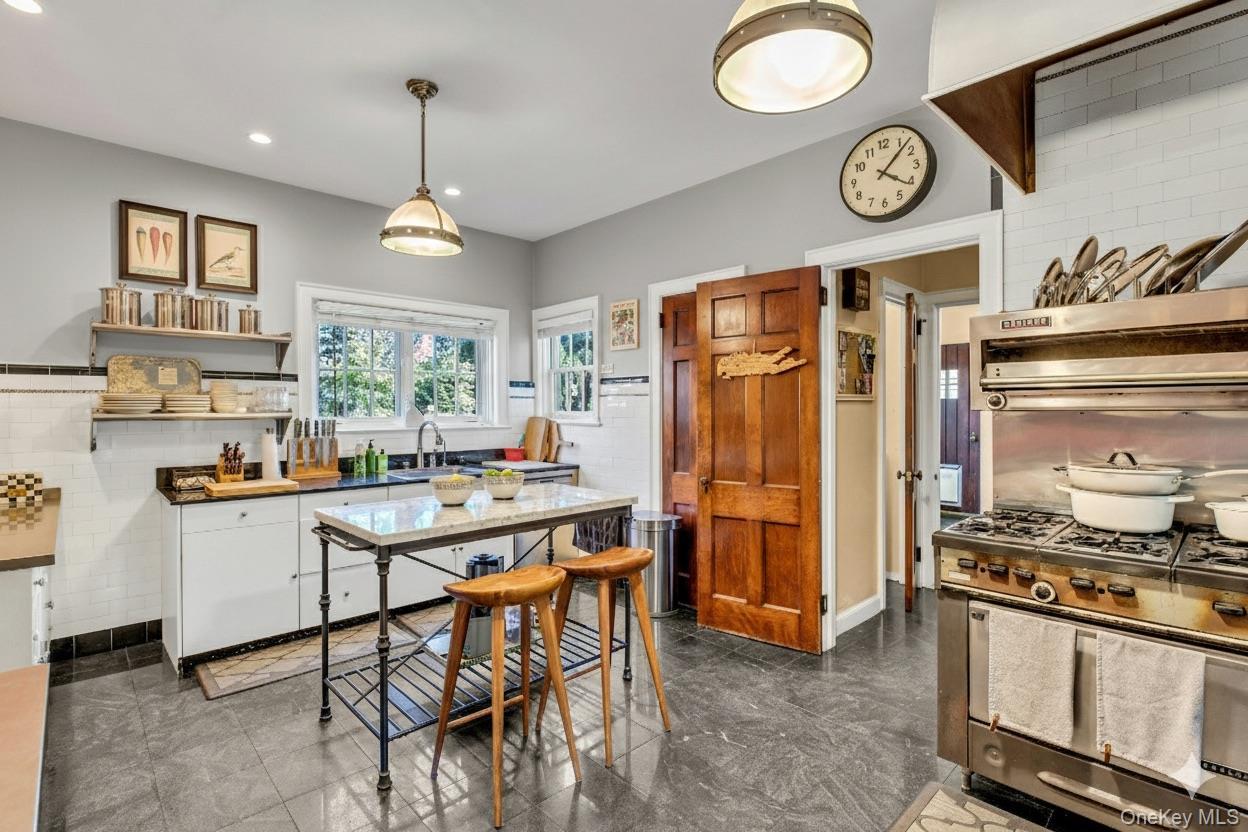 Single Family Lakeview Suffolk County, NY 11718, MLS-887887-28