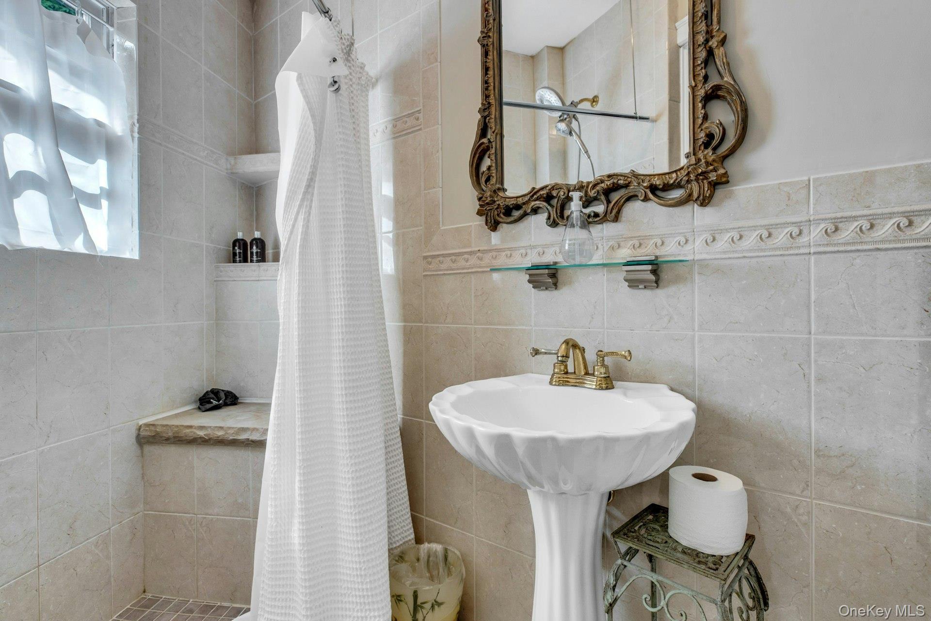 Single Family Lakeview Suffolk County, NY 11718, MLS-887887-36