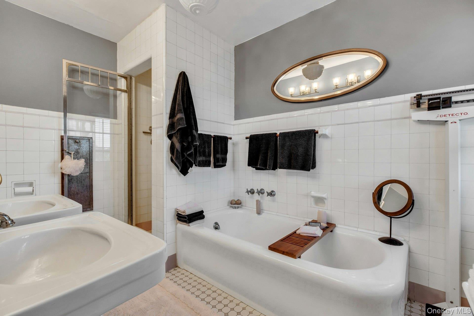 Single Family Lakeview Suffolk County, NY 11718, MLS-887887-39