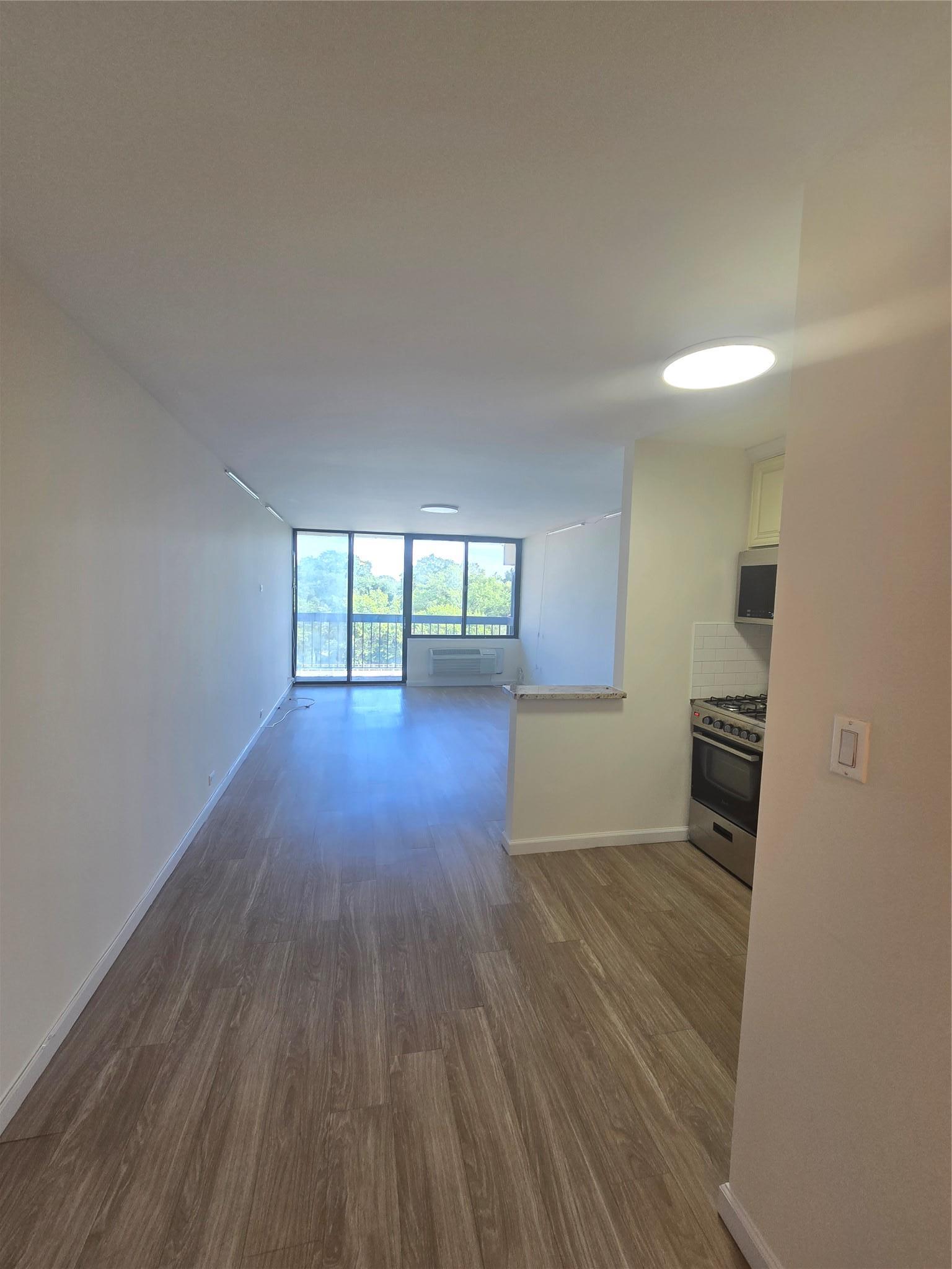 Apartment Union  Queens, NY 11367, MLS-887947-4