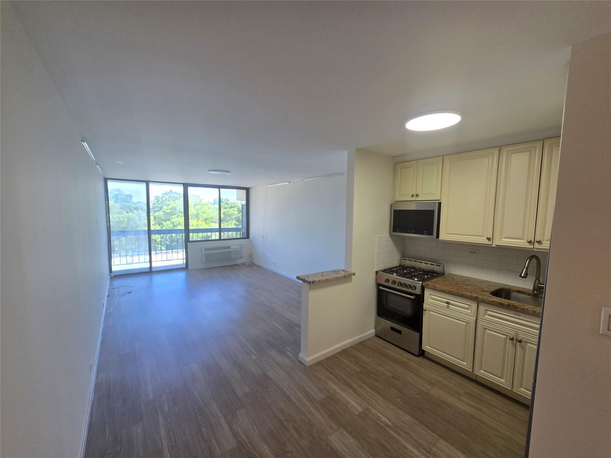 Apartment Union  Queens, NY 11367, MLS-887947-5