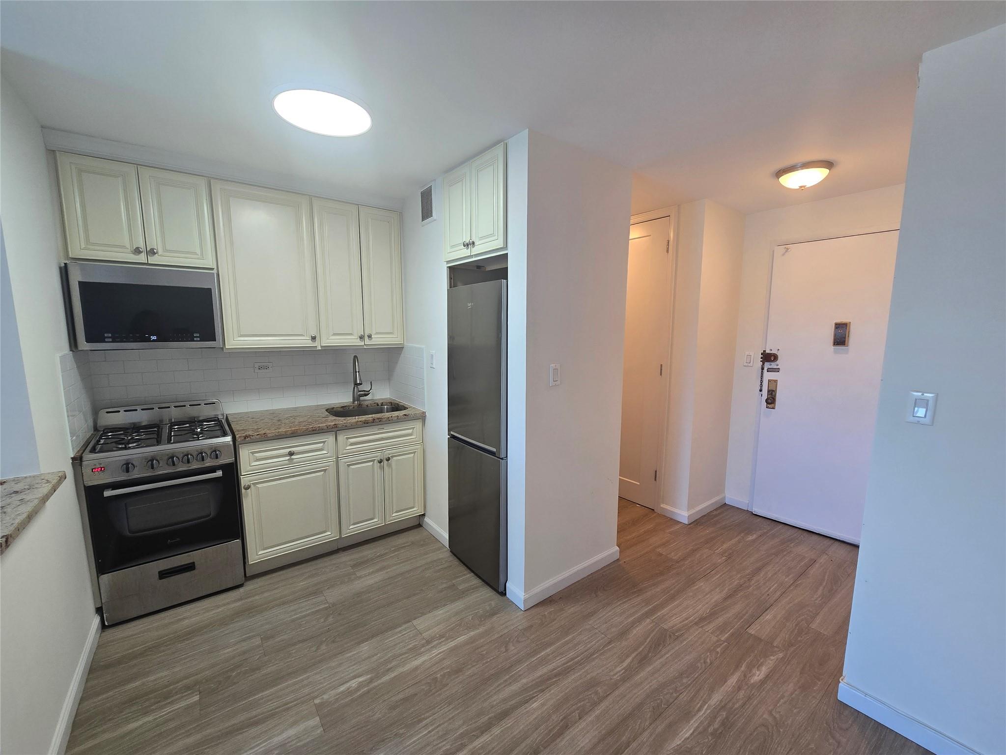 Apartment Union  Queens, NY 11367, MLS-887947-6