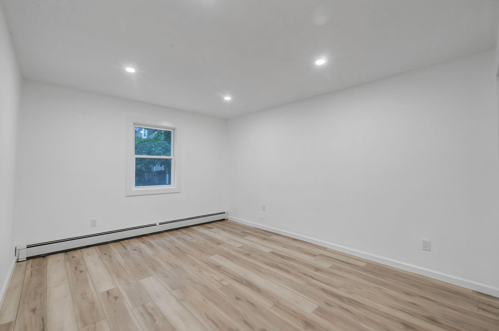 Single Family Auburn  Suffolk County, NY 11706, MLS-887971-13