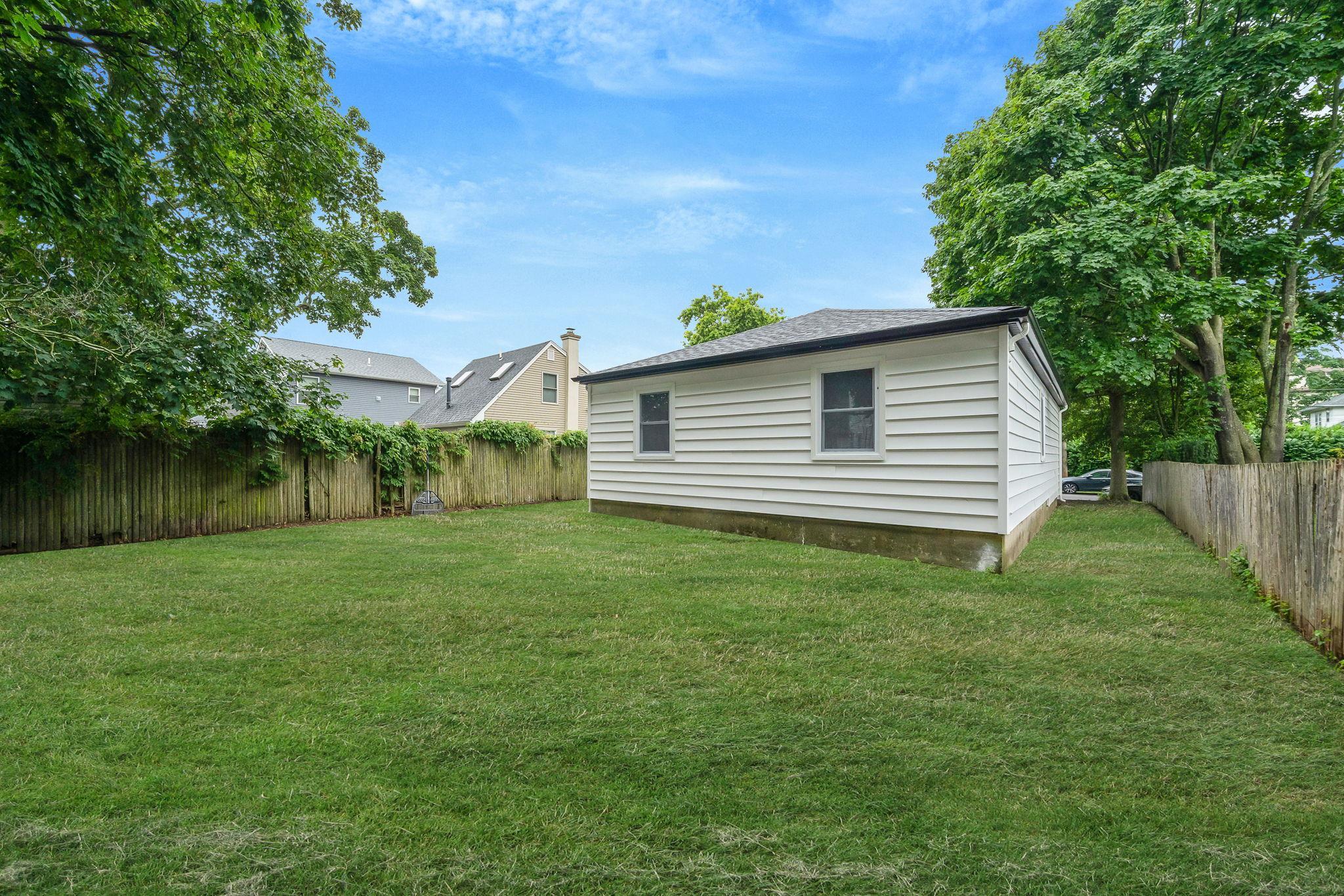 Single Family Auburn  Suffolk County, NY 11706, MLS-887971-17