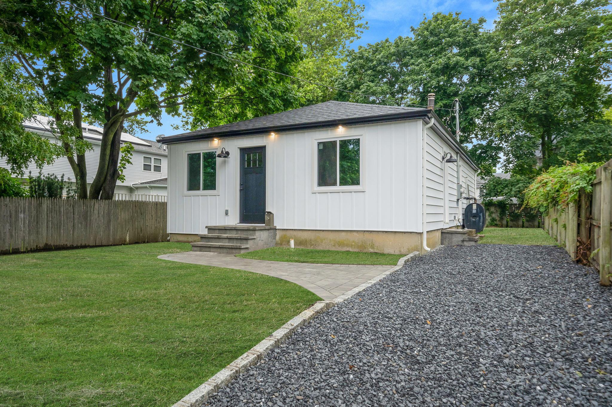 Single Family Auburn  Suffolk County, NY 11706, MLS-887971-3