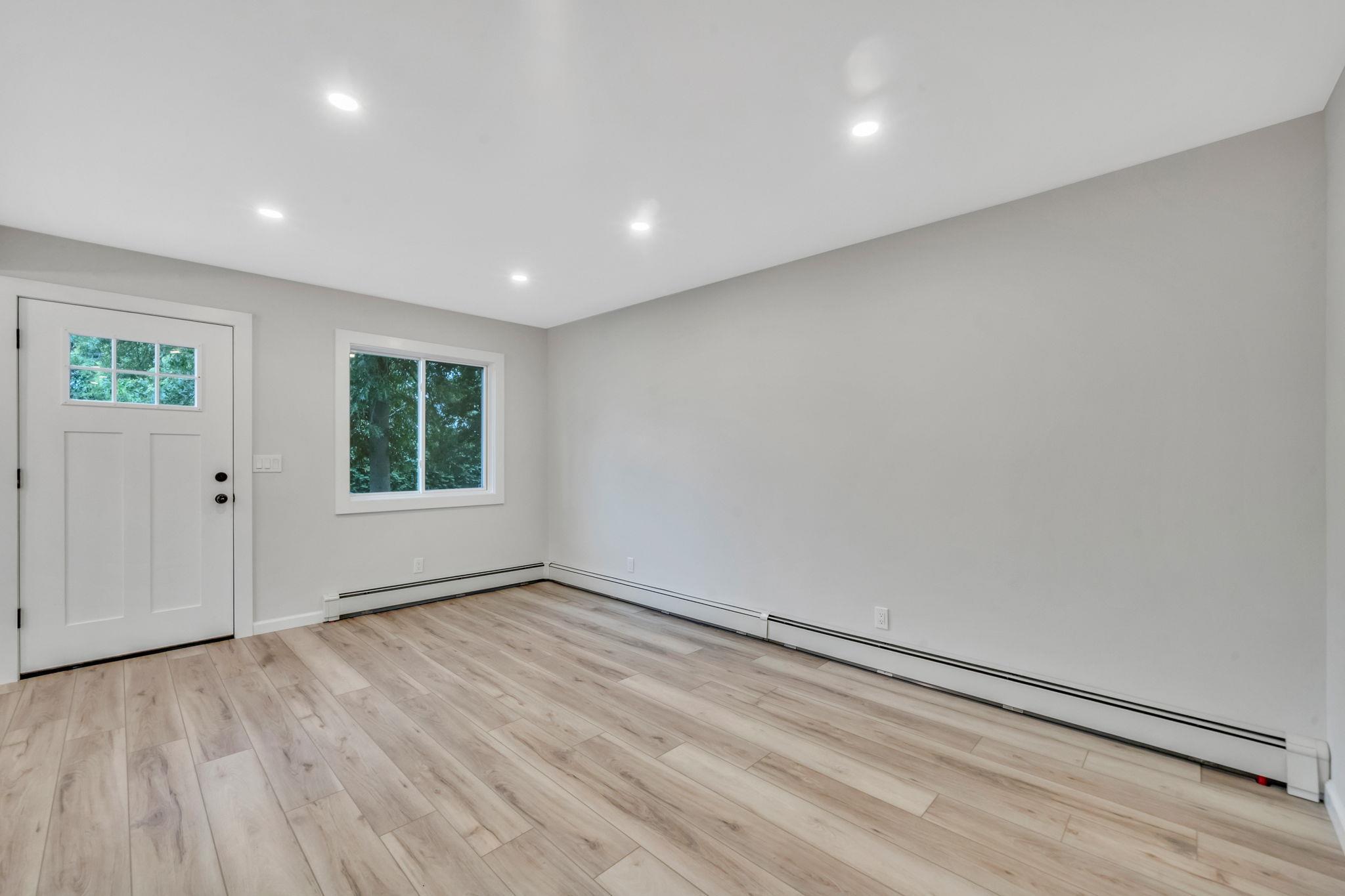 Single Family Auburn  Suffolk County, NY 11706, MLS-887971-4