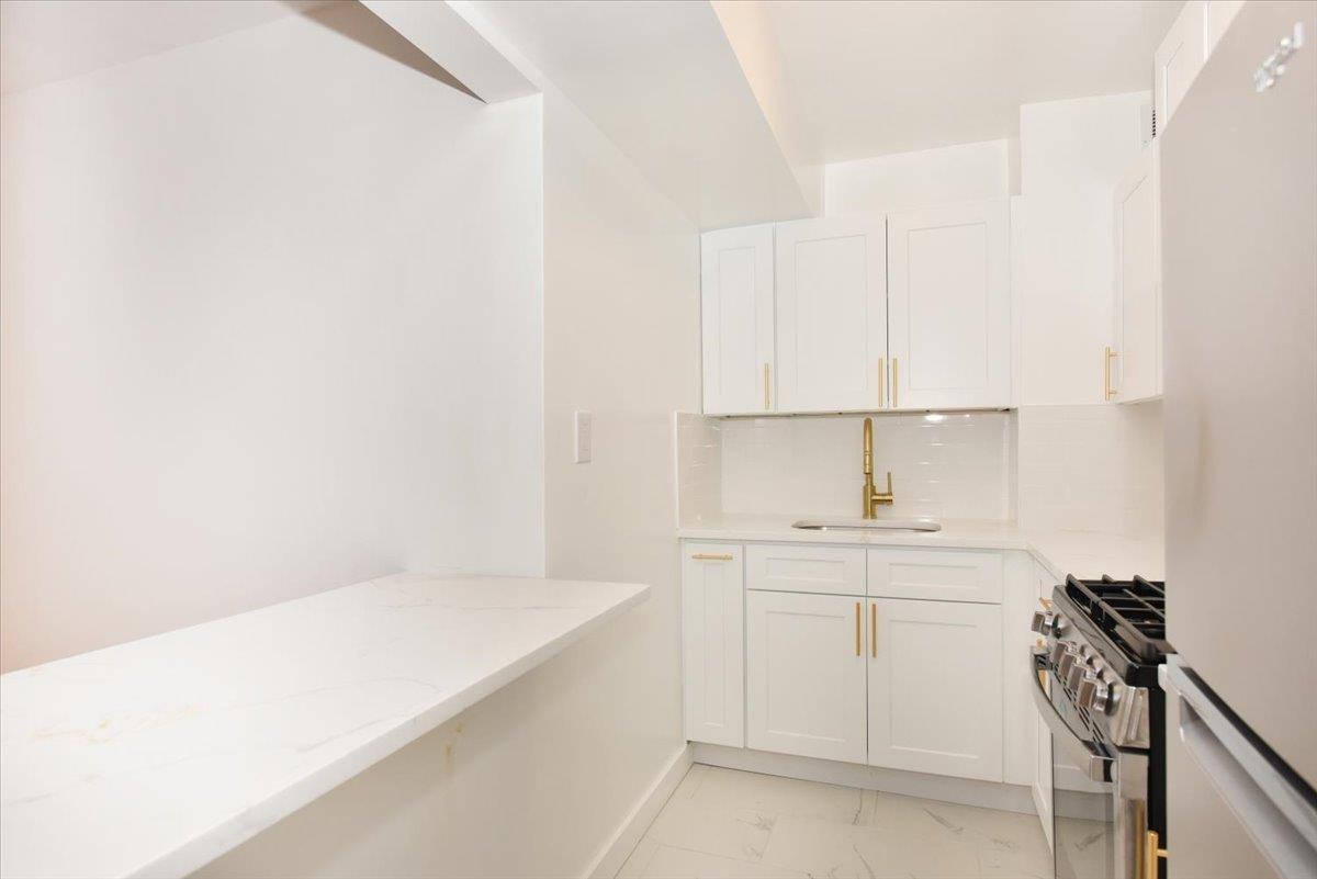 Coop 17th Street  Brooklyn, NY 11226, MLS-887978-17