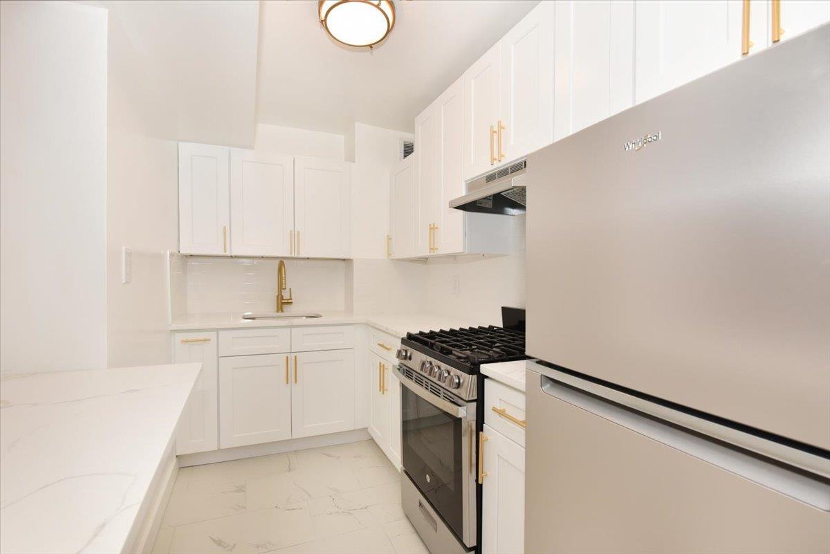 Coop 17th Street  Brooklyn, NY 11226, MLS-887978-6