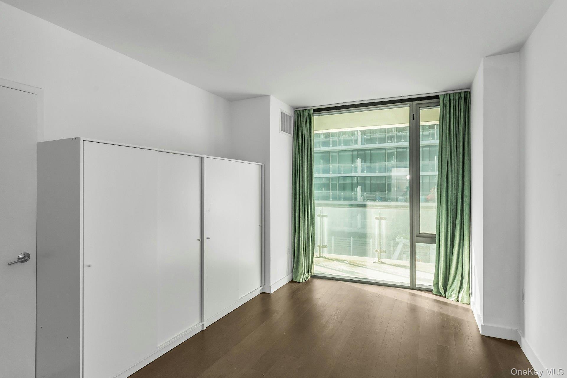 Condo 40th Road Queens, NY 11354, MLS-887987-9