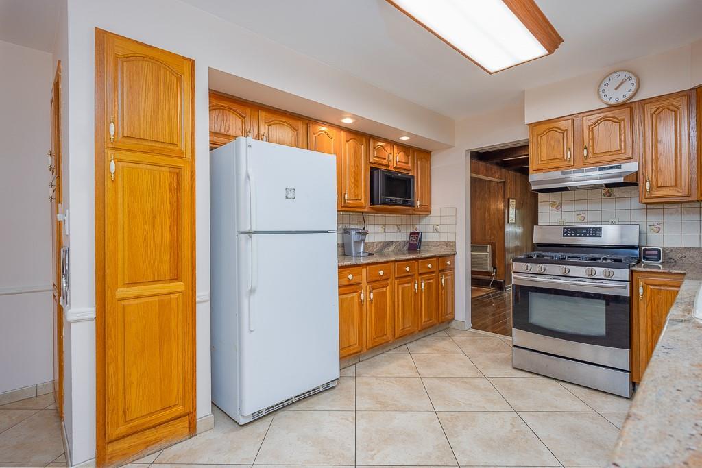 Single Family Glenbrook  Rockland County, NY 10952, MLS-887994-12