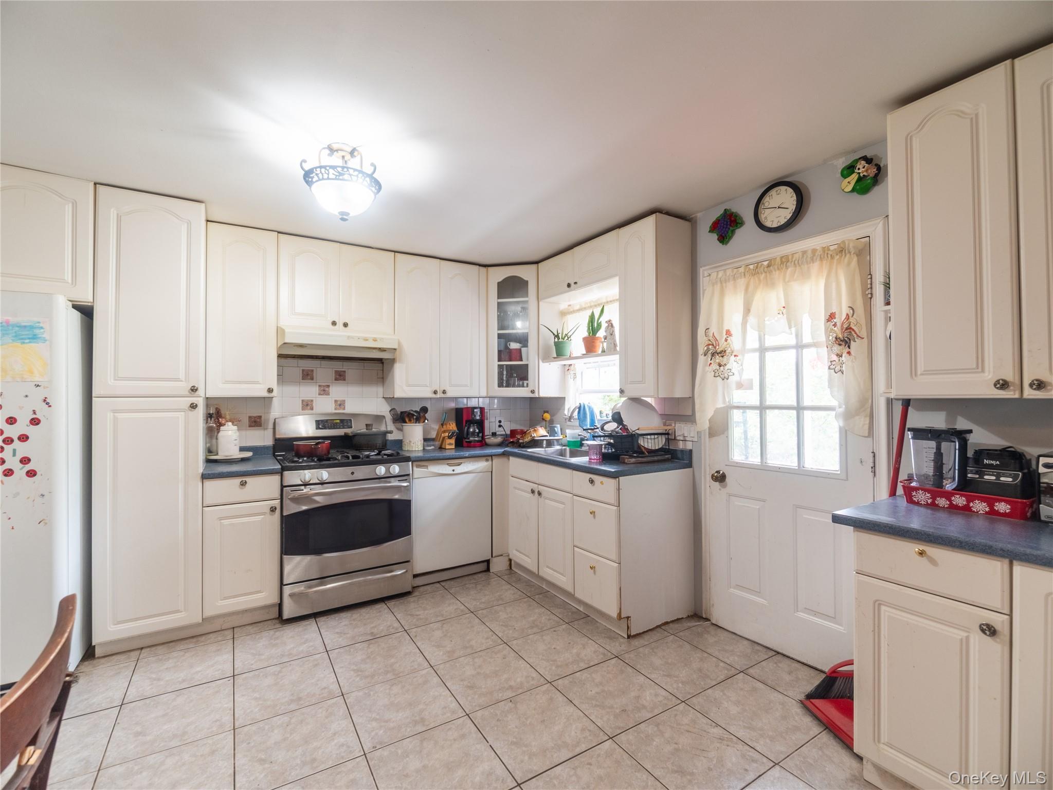 Single Family Grace Church  Westchester County, NY 10573, MLS-888013-5