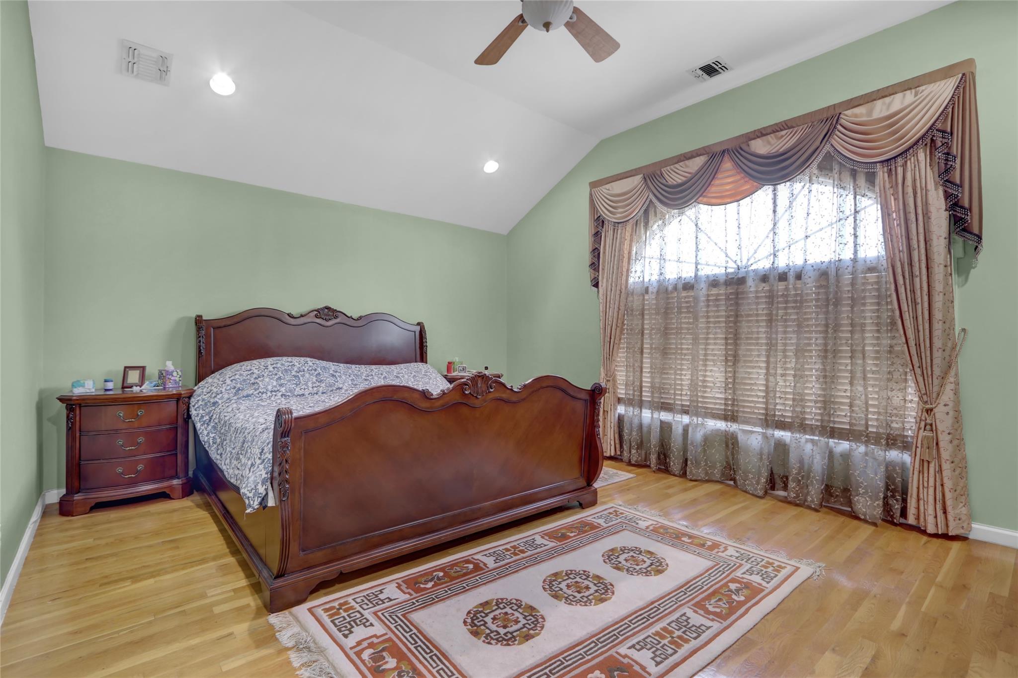 Single Family Cresthaven  Queens, NY 11357, MLS-888106-14