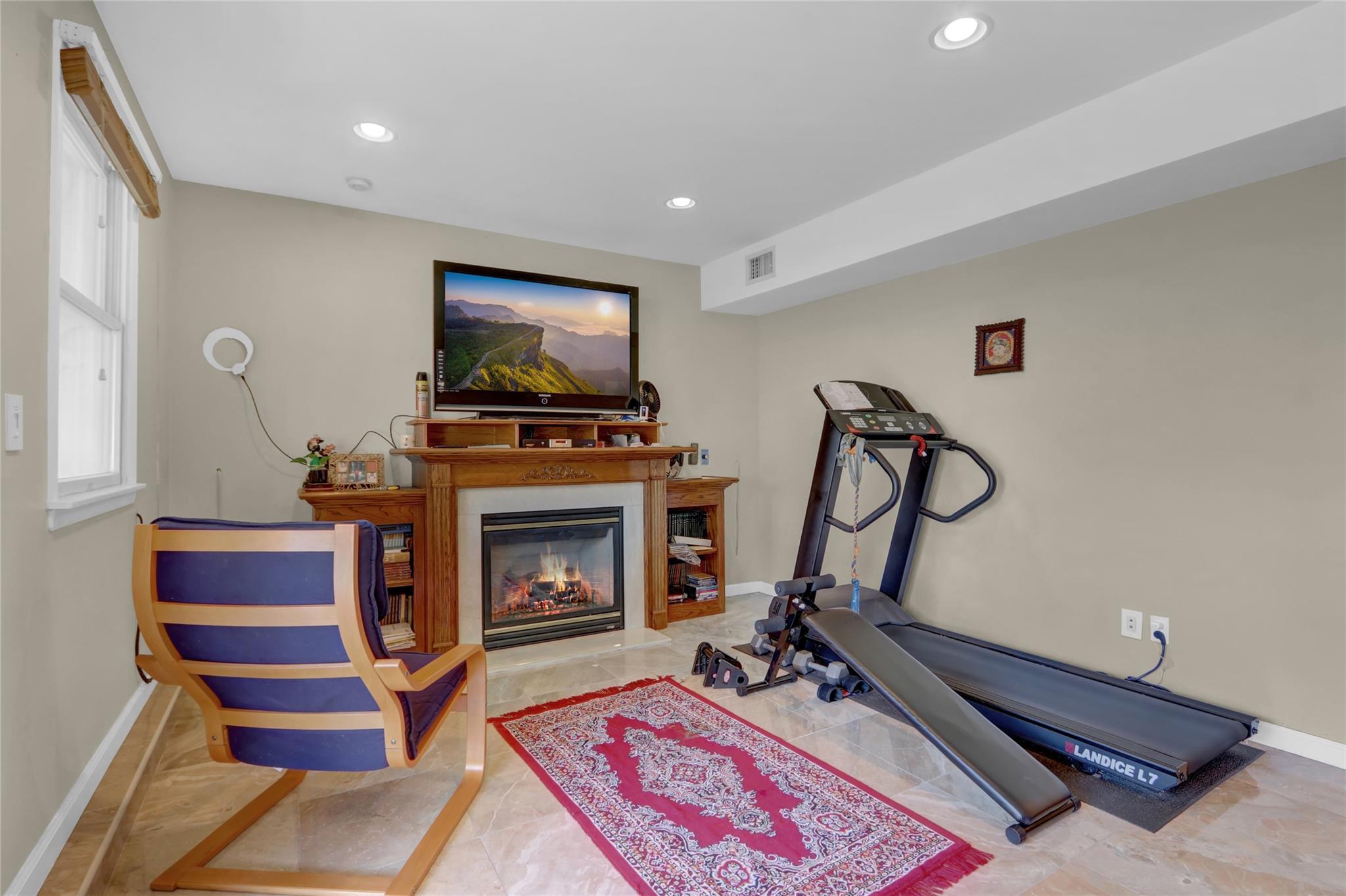 Single Family Cresthaven  Queens, NY 11357, MLS-888106-21